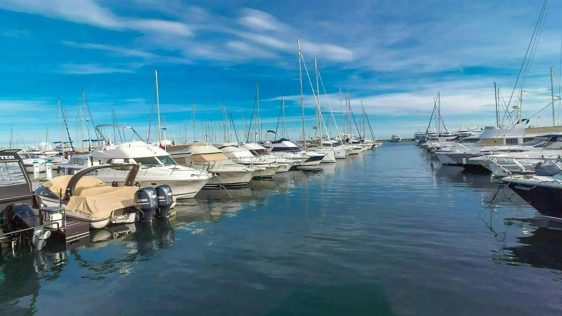Estivaliere - 6 Couchages - 3 Chambre - Parking Golfe-Juan 0*,  Frankrig